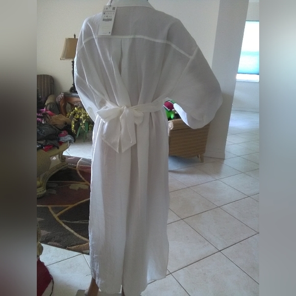 BNWT ZARA WHITE MAXI DRESS SZ. MED UNIQUE DRESS W/ BELT HIGH SLITS BEAUTY - Picture 6 of 14